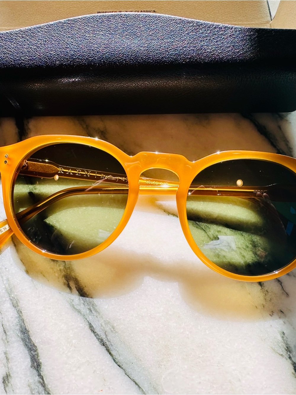 RAEN Sunglasses - Remmy 49 in Honey - Bottle Green Polarized Lens - Unisex - NWT